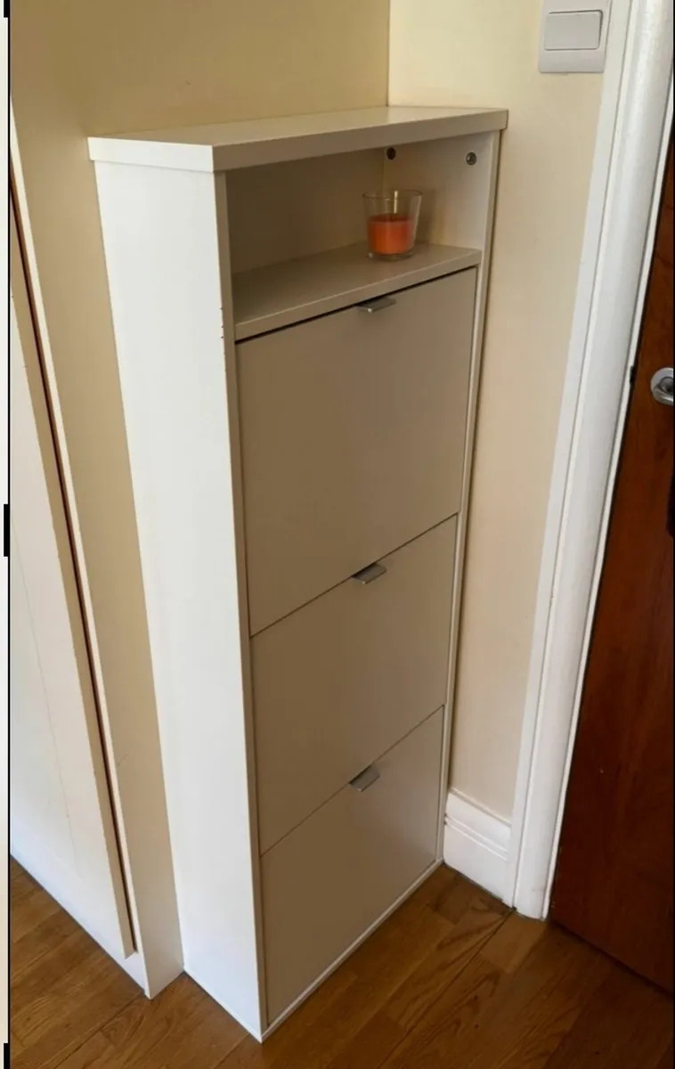 Shoe storage unit - Image 1