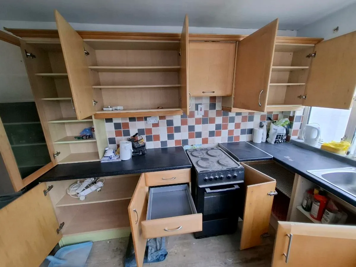 Second Hand Kitchen - Image 3