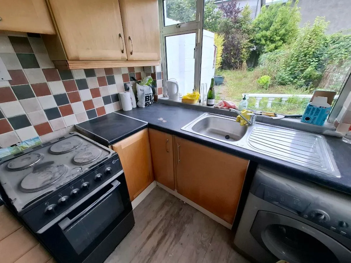 Second Hand Kitchen - Image 4