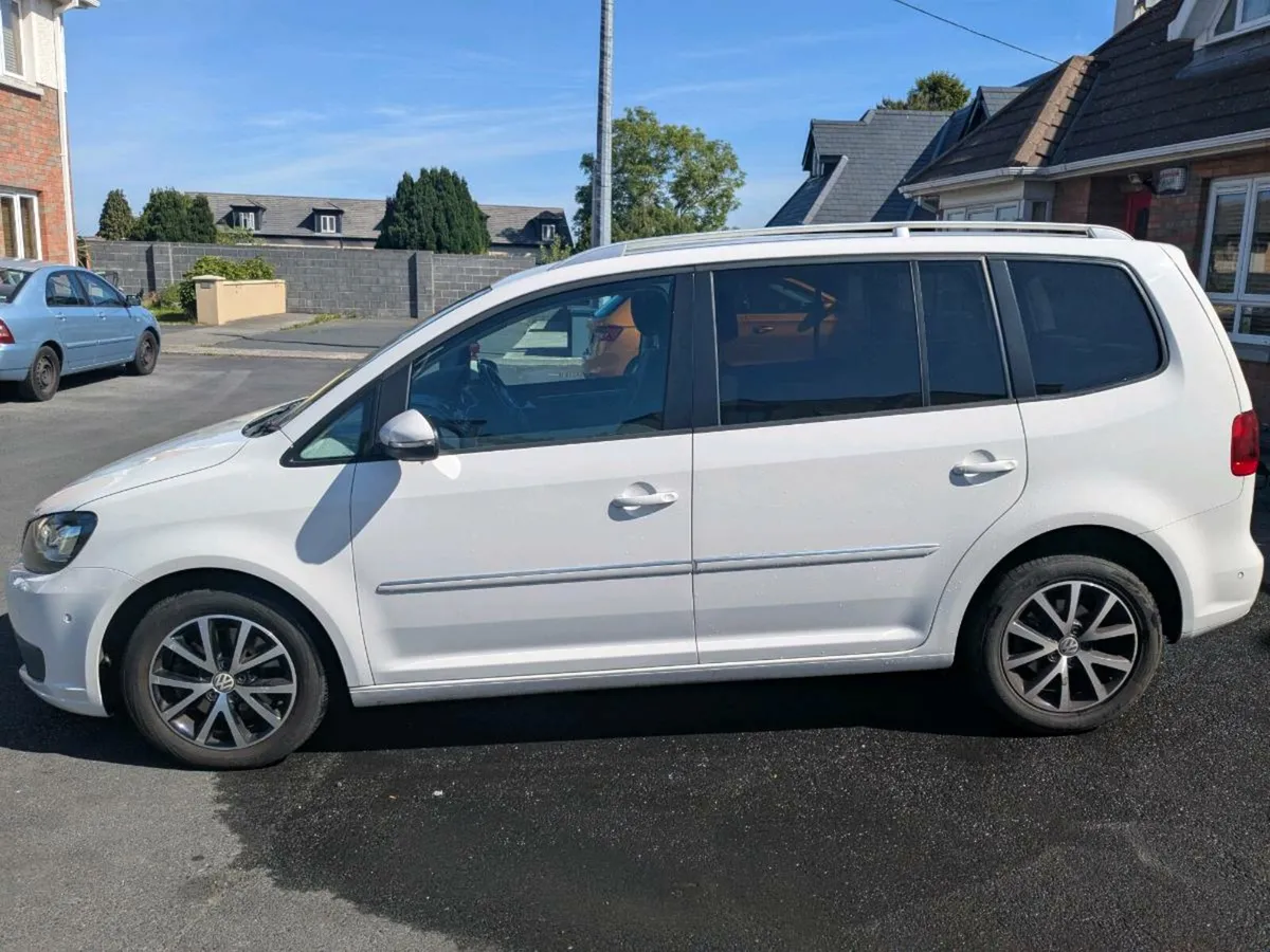 Volkswagen Touran - Image 2