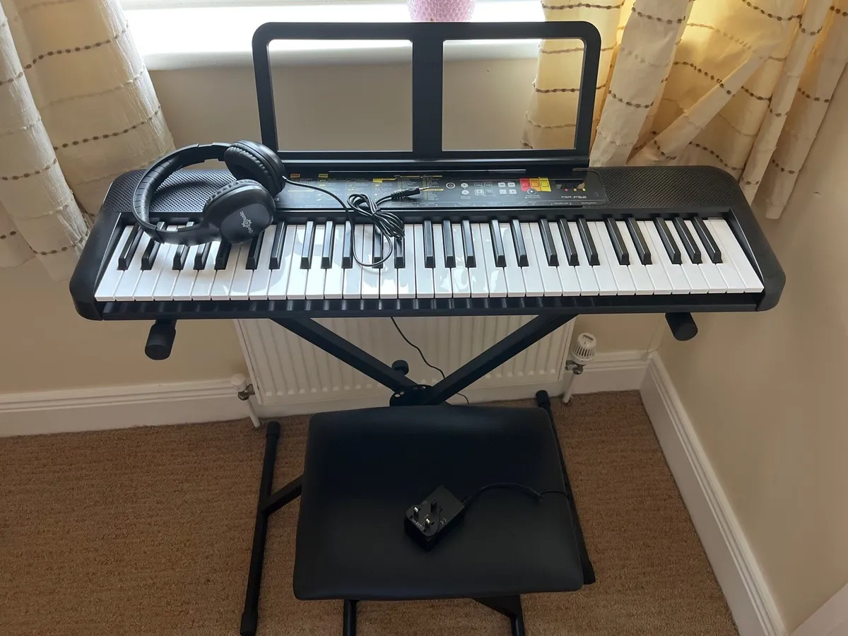 Like New Keyboard + Full Set! Perfect Condition! - Image 1