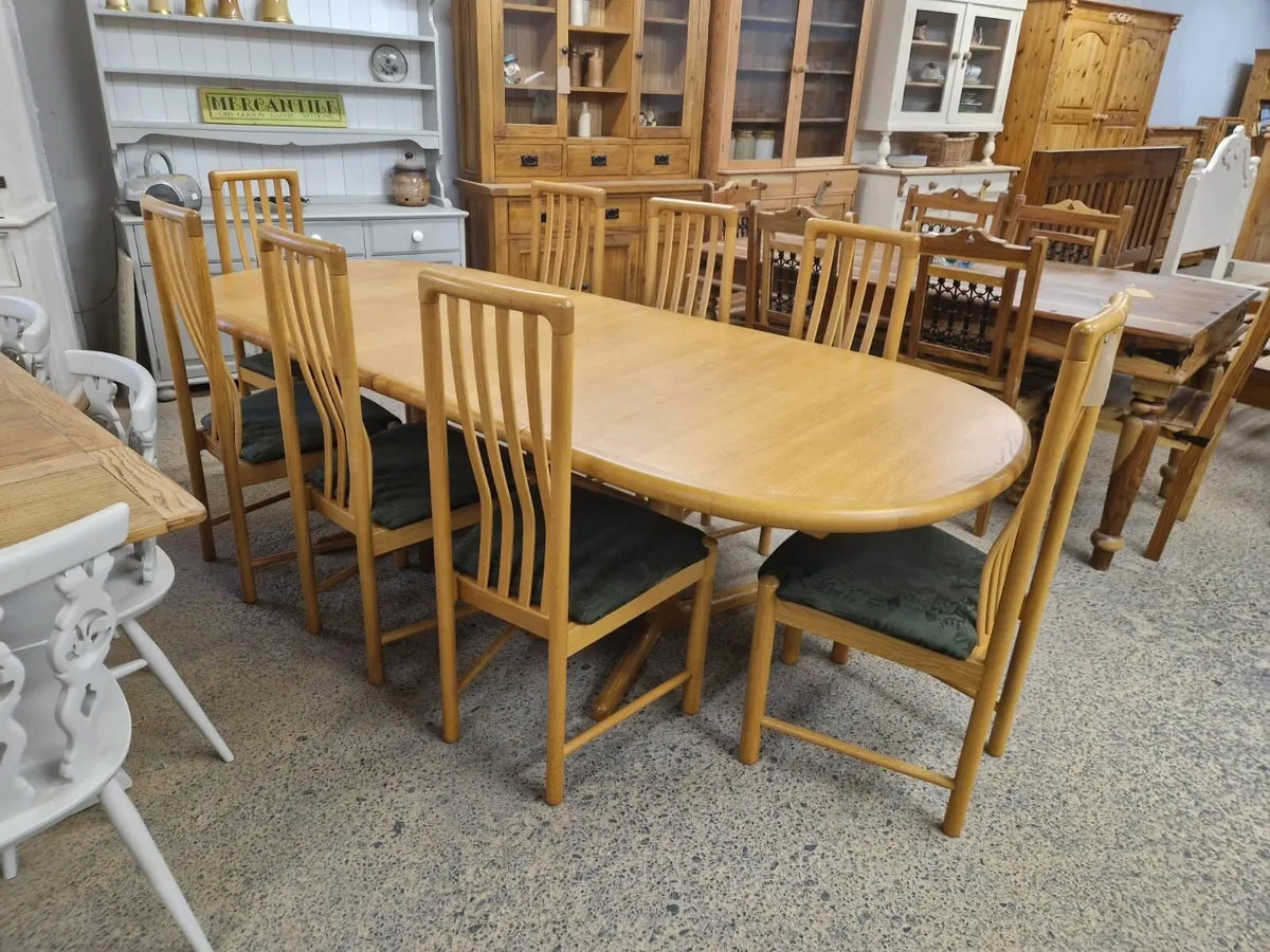 Danish kvist extendable maple table, 8 chairs - Image 3