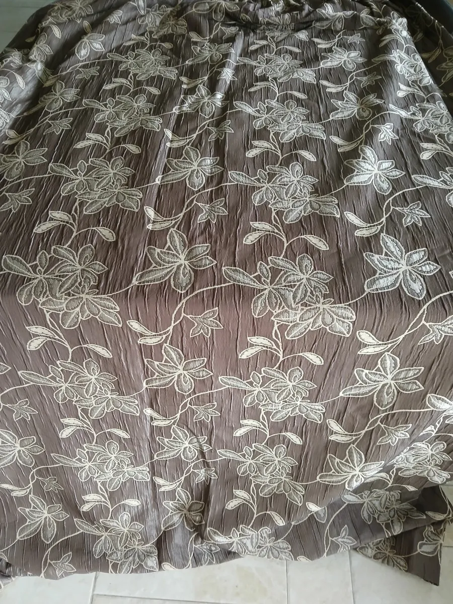 Curtains - Image 1