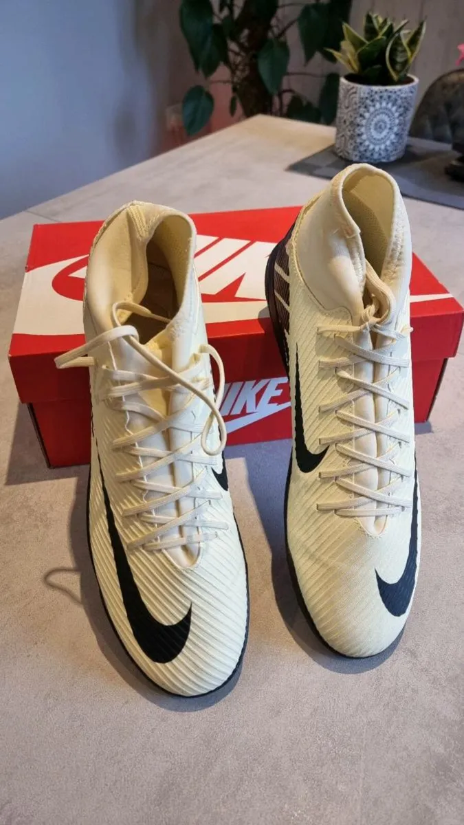 Nike Mercurial Pro Turf - Image 1