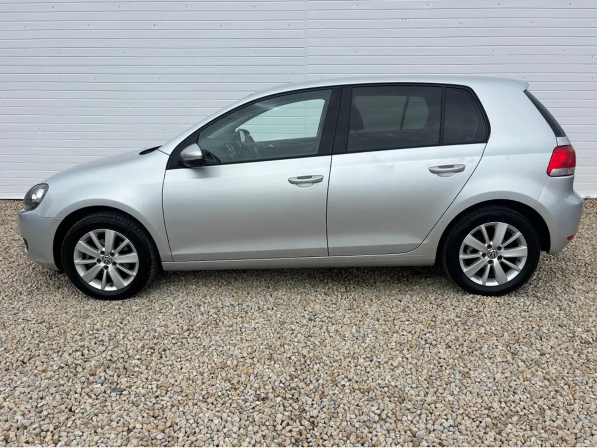 Volkswagen Golf 1.6 TDI MATCH 105PS 5DR - Image 2