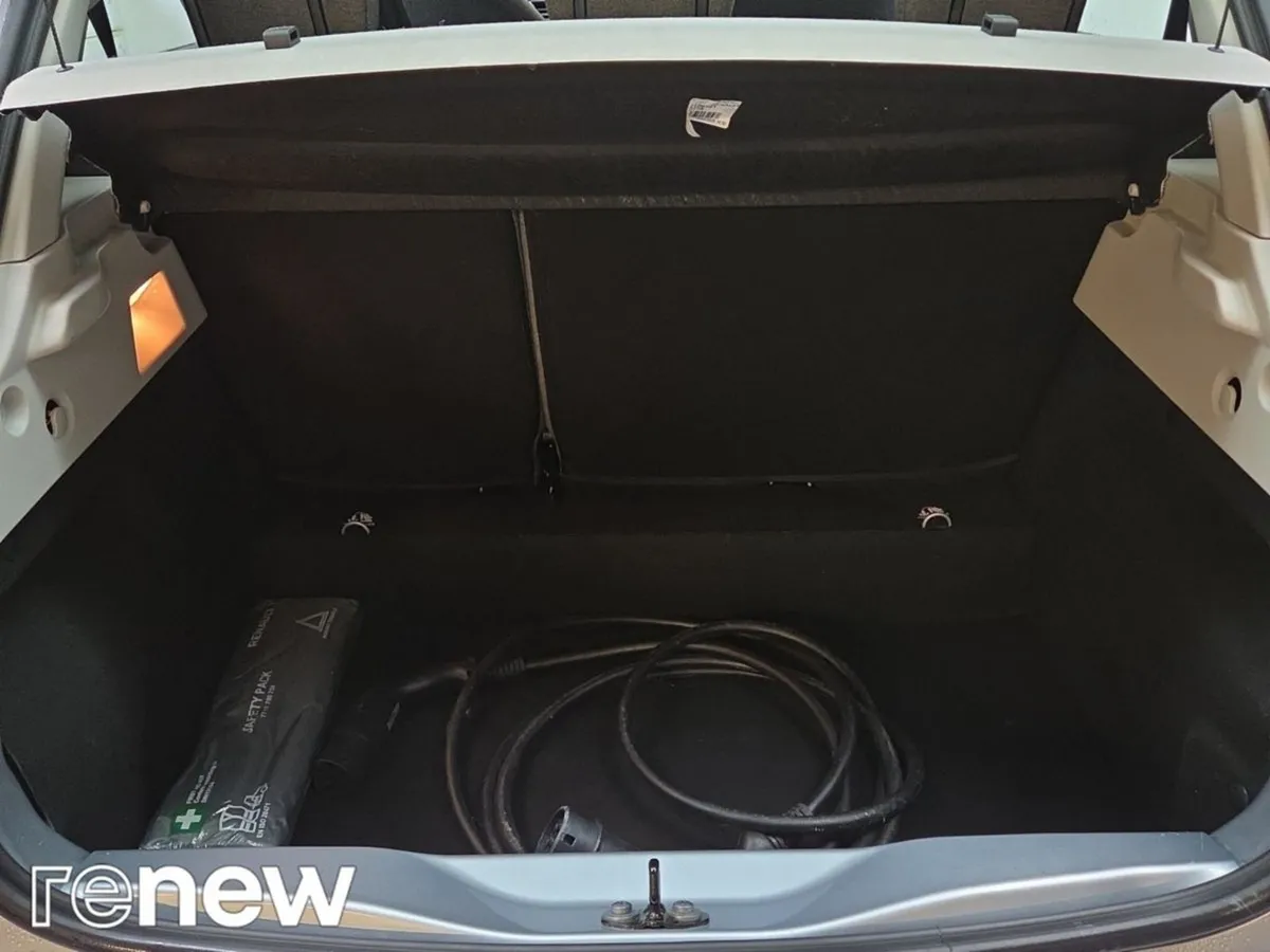 Renault Zoe R135 Z.E 50 Iconic CCS Rapid Charge - Image 3