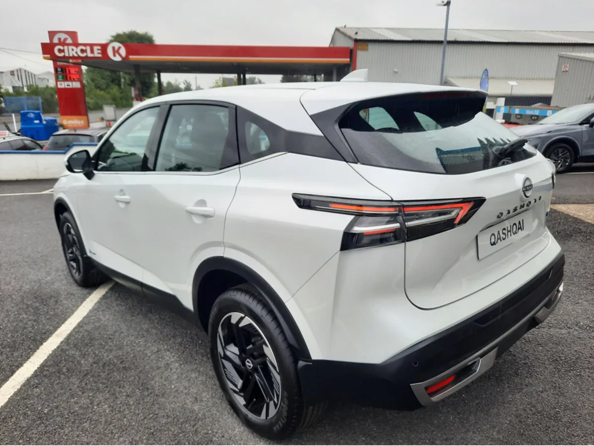 Nissan Qashqai ePOWER SV HYB AUTOMATIC - Image 4