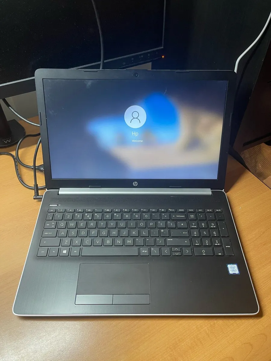 Hp laptop i5 pro 8-120 win 10 - Image 1