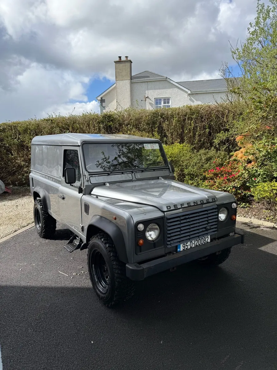 LAND ROVER DEFENDER 110 300TDI - Image 1
