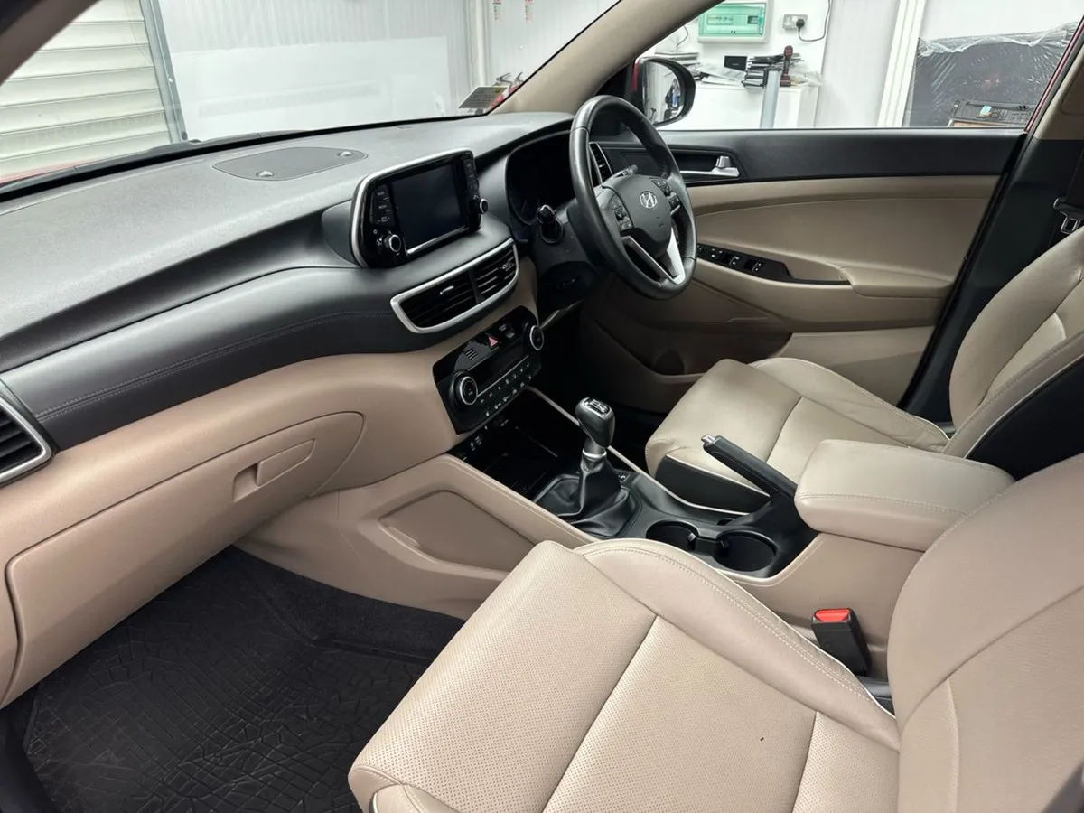 Hyundai Tucson 1.6d Executive  low Mileage   80 P - Image 2