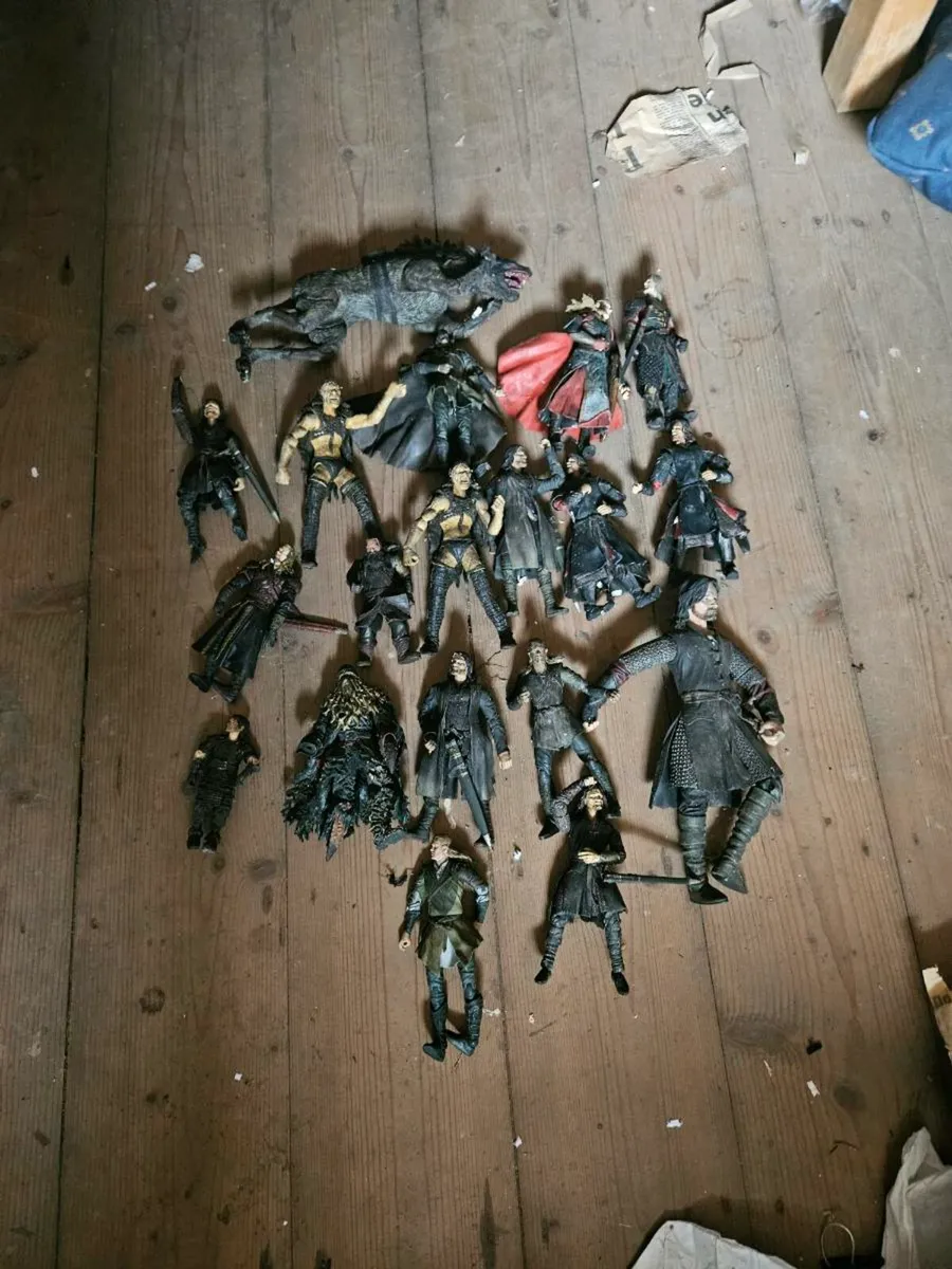 Lord of the Rings Figures lot 19 - Image 1