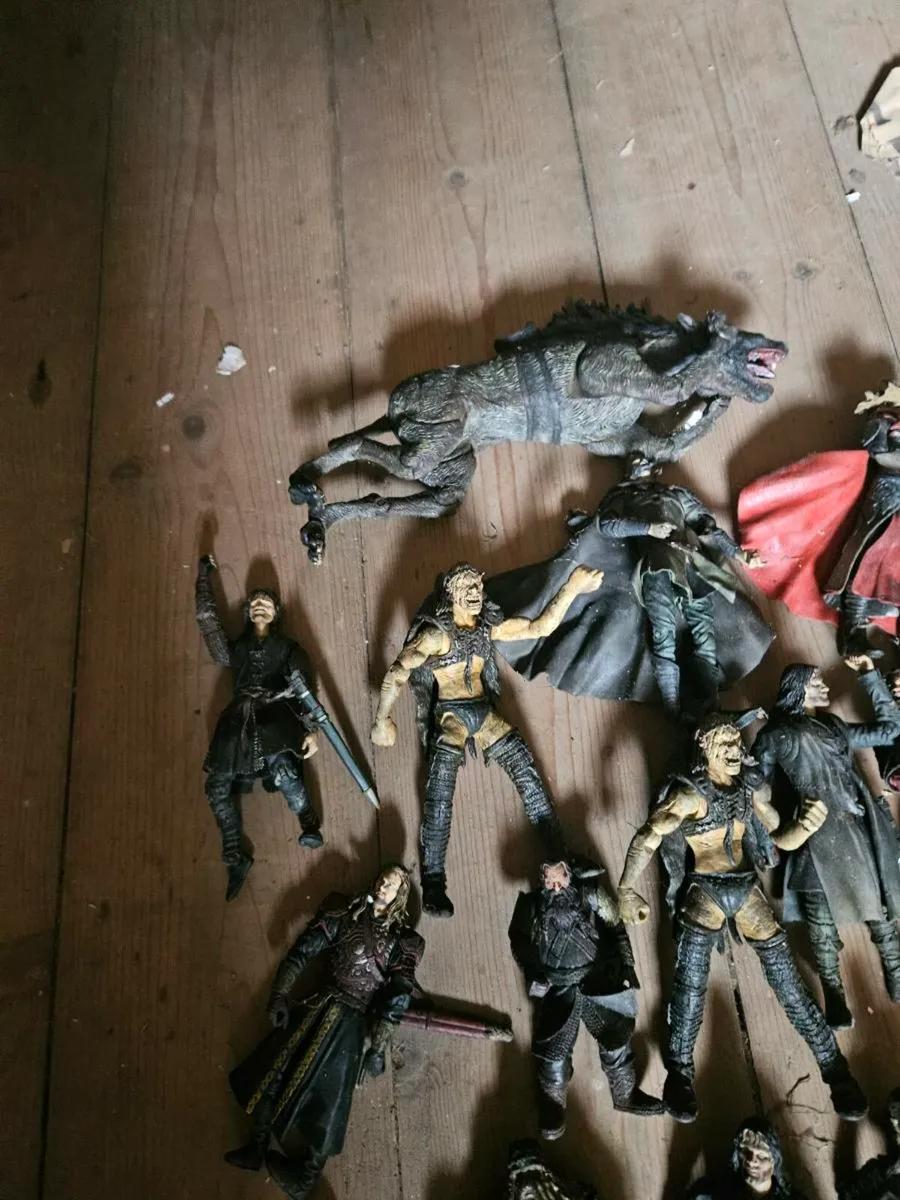 Lord of the Rings Figures lot 19 - Image 2