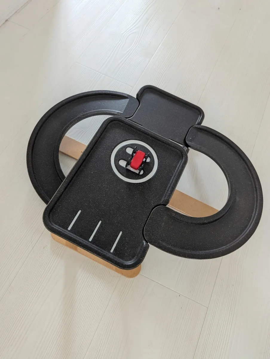 Toy - Image 2