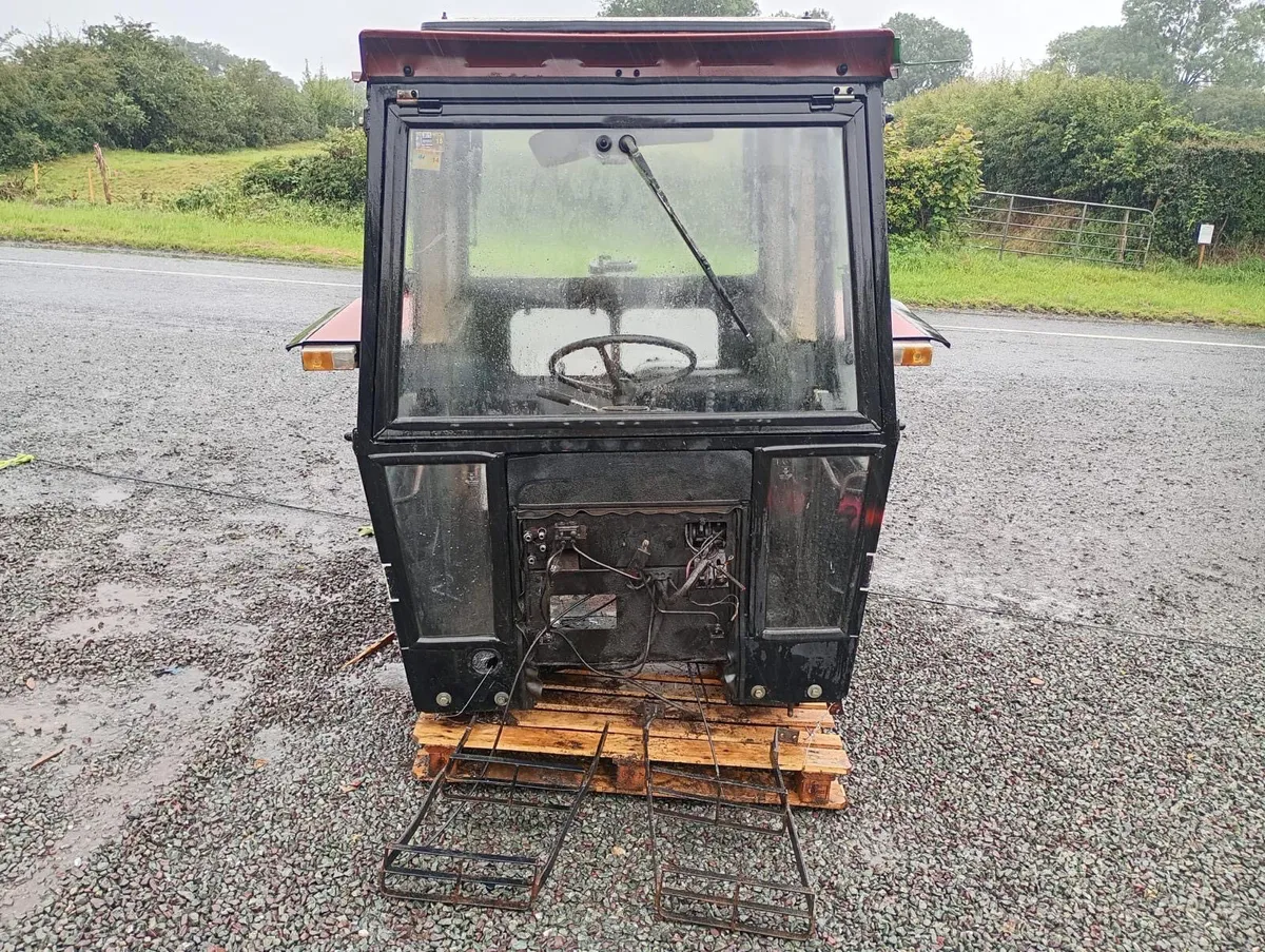 Case International Fritzmeier Cab - Image 2