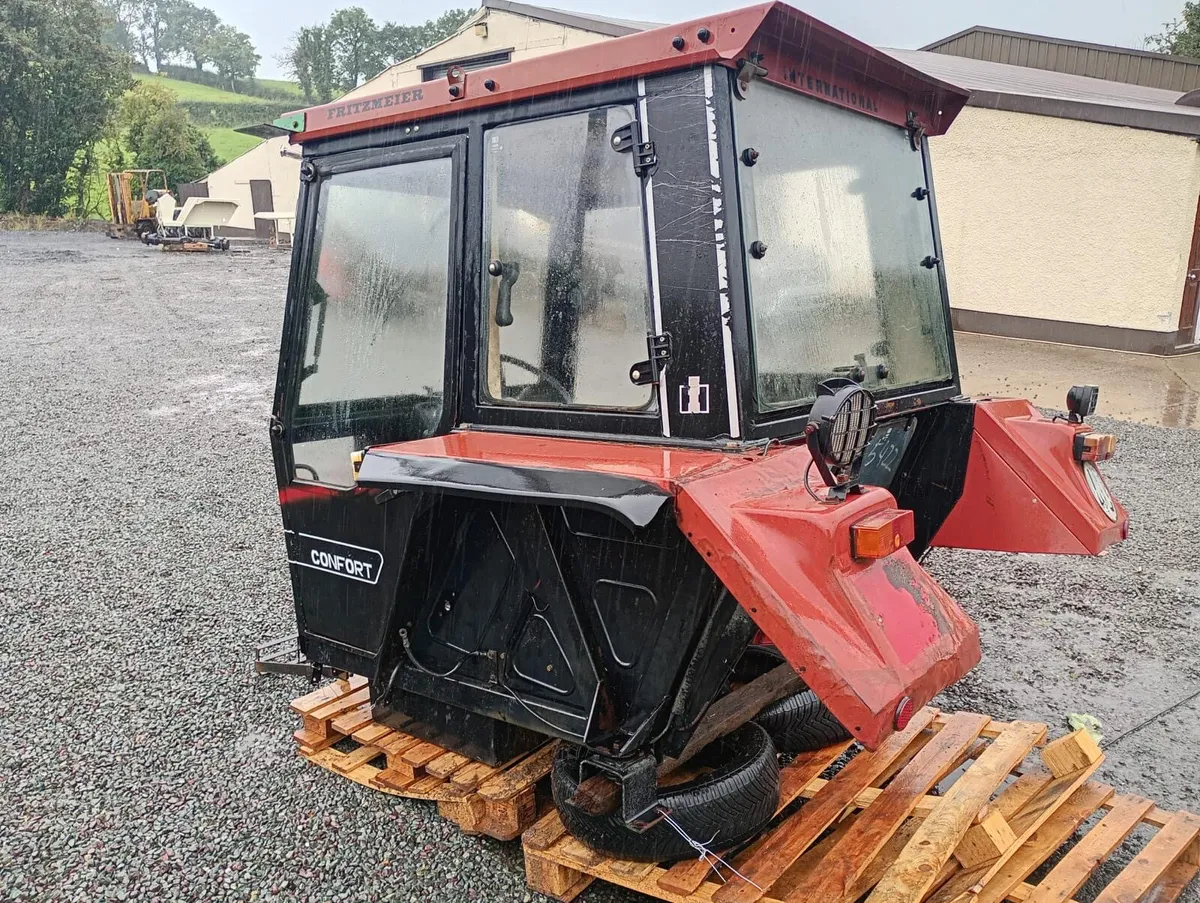 Case International Fritzmeier Cab - Image 1