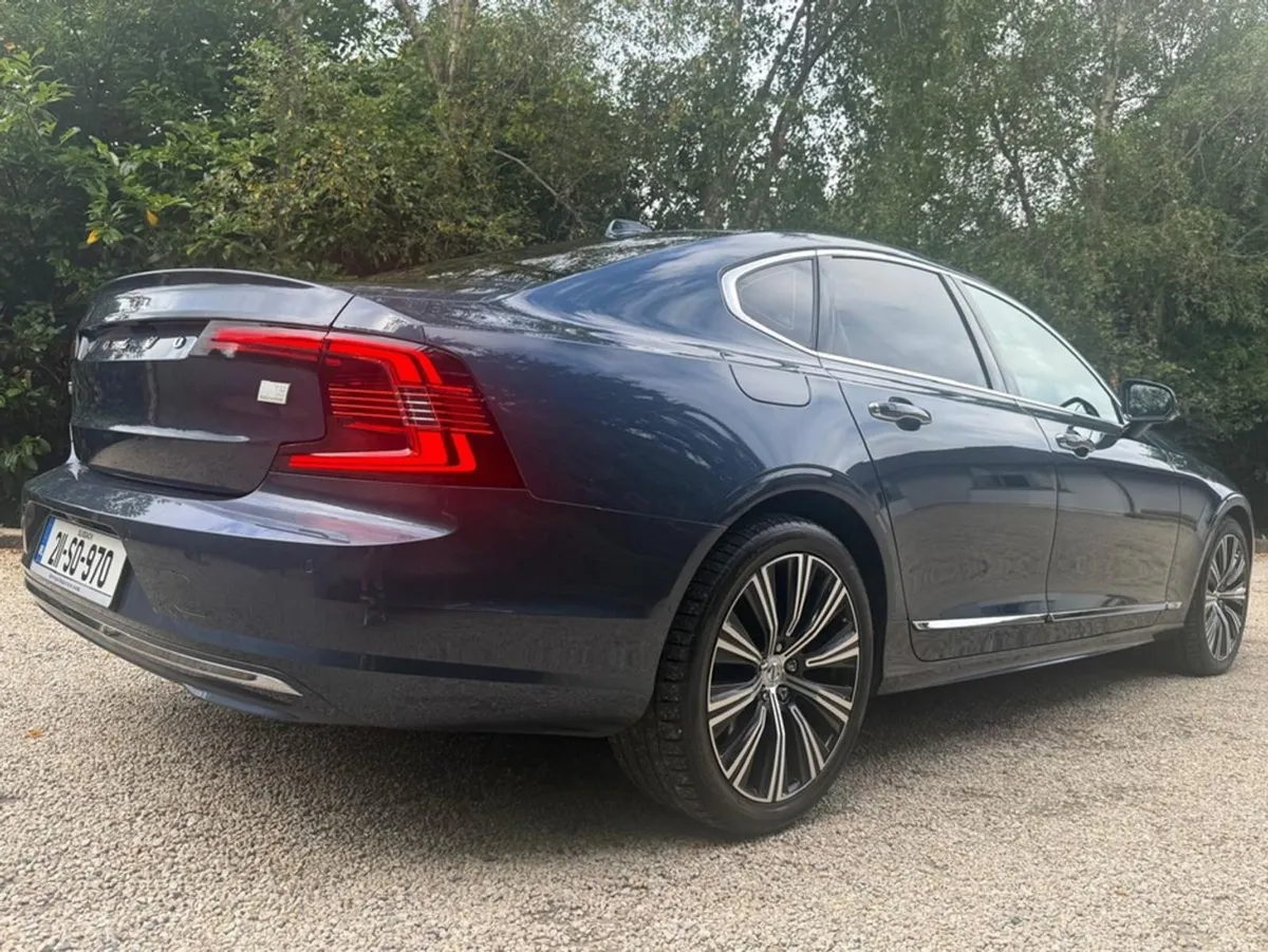 Volvo S90 2.0 T8 Inscription 390BHP AWD Recharge - Image 3