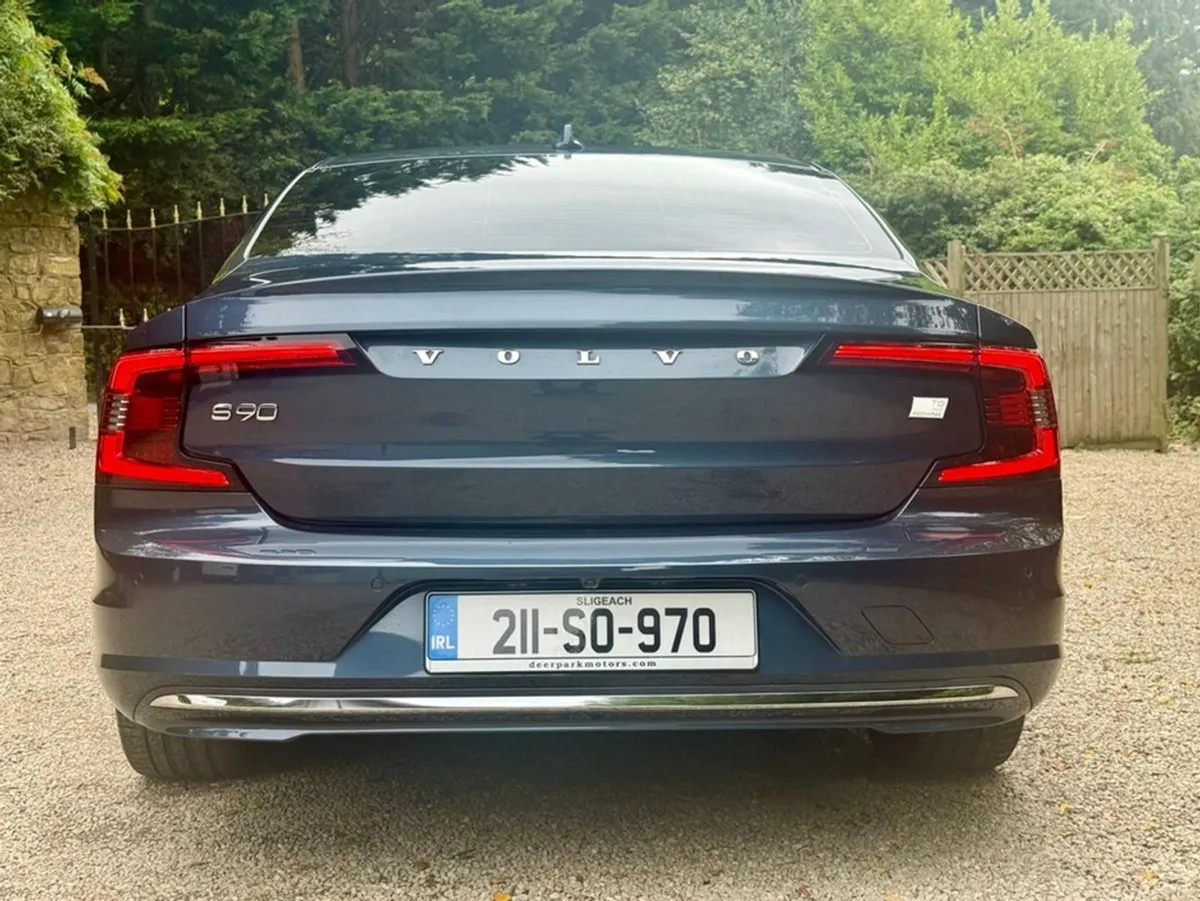 Volvo S90 2.0 T8 Inscription 390BHP AWD Recharge - Image 4