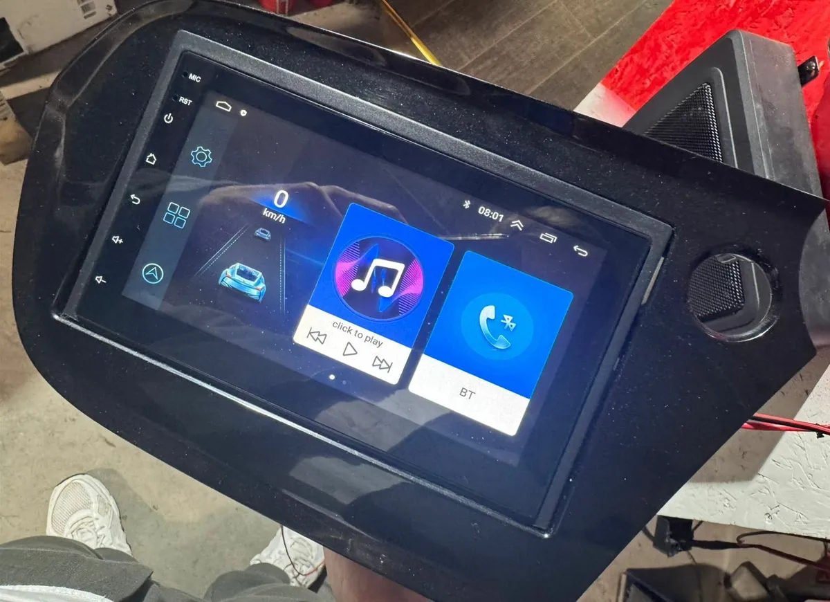 Honda Insight android radio and original frame - Image 2