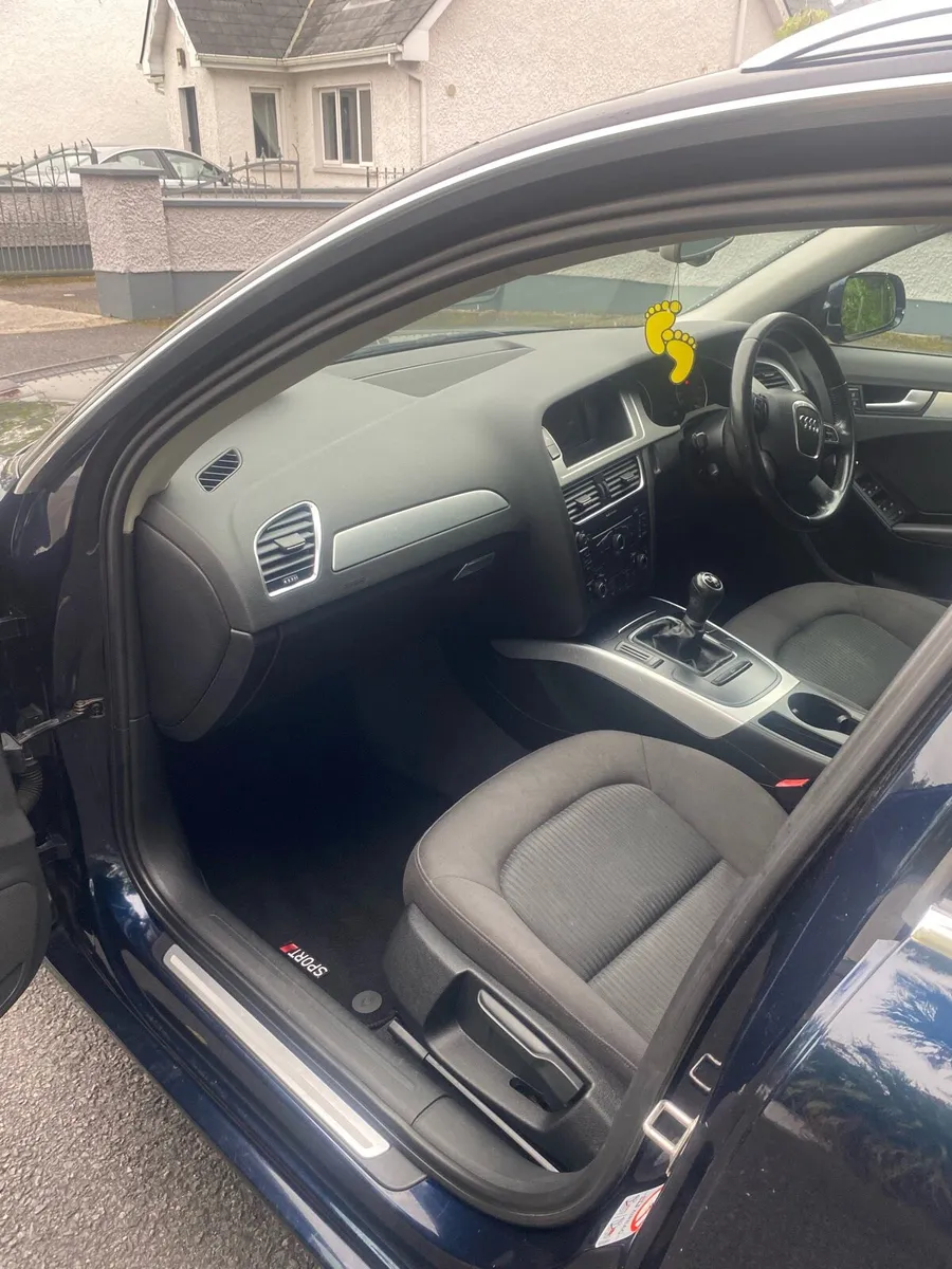 Audi A4 estate - Image 4