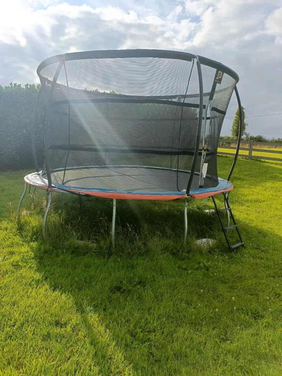 Trampoline