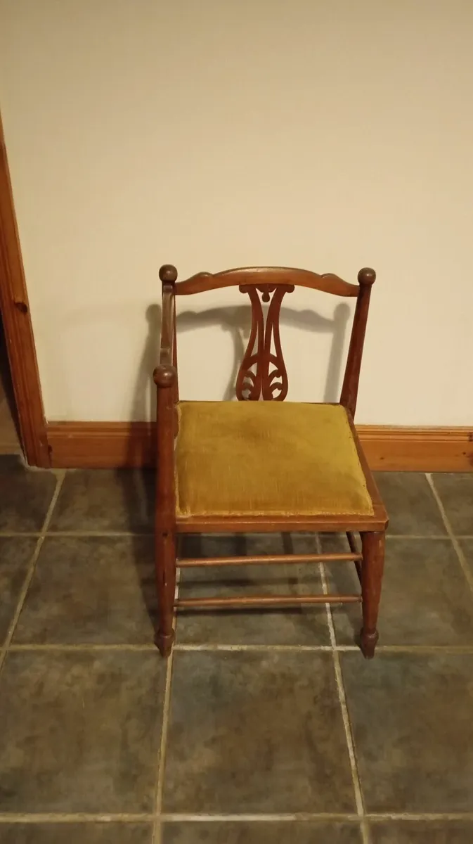 Antique Fine Corner Chair - Image 4