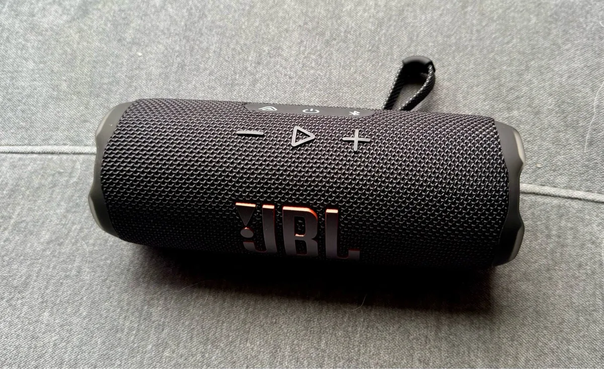JBL Flip 7 Portable Speaker - Image 2