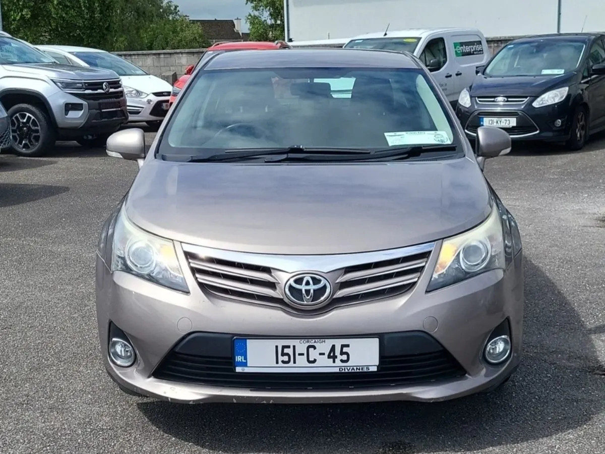 Toyota Avensis D-4d 125 (2.0) Aura Saloon - Image 1