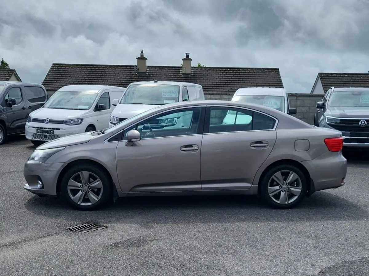 Toyota Avensis D-4d 125 (2.0) Aura Saloon - Image 4