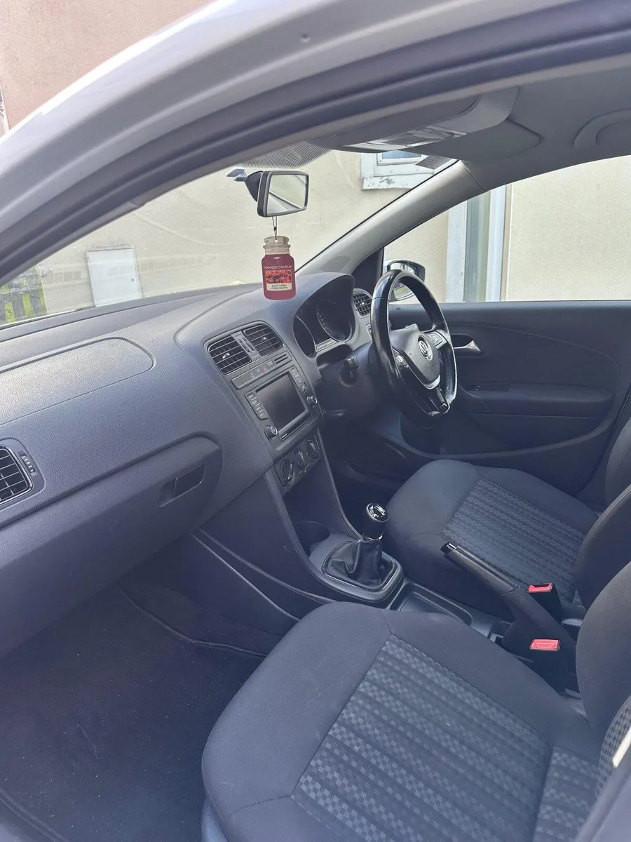 Volkswagen Polo 2017 - Image 2