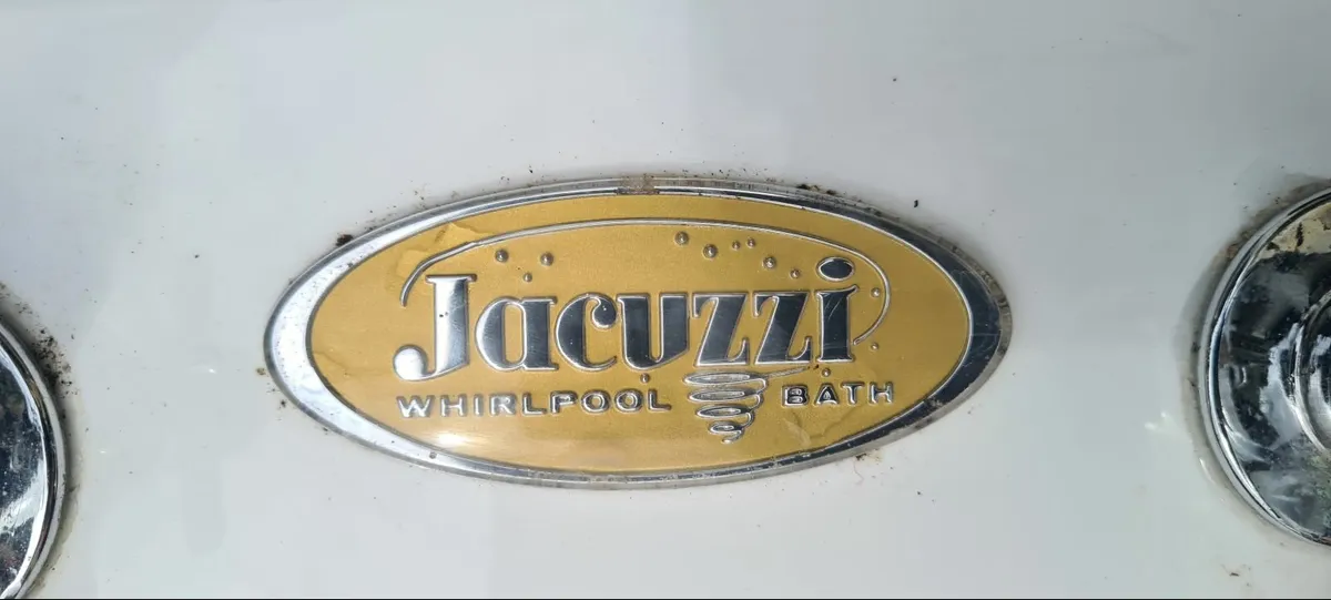 Jacuzi Bath - Image 1