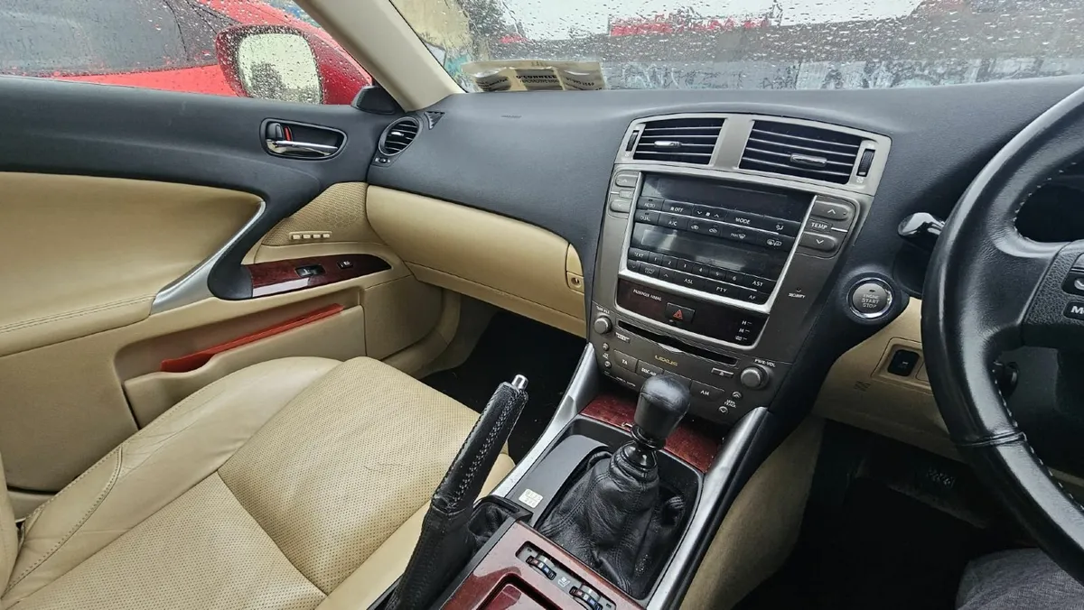 Lexus IS220D - Image 4