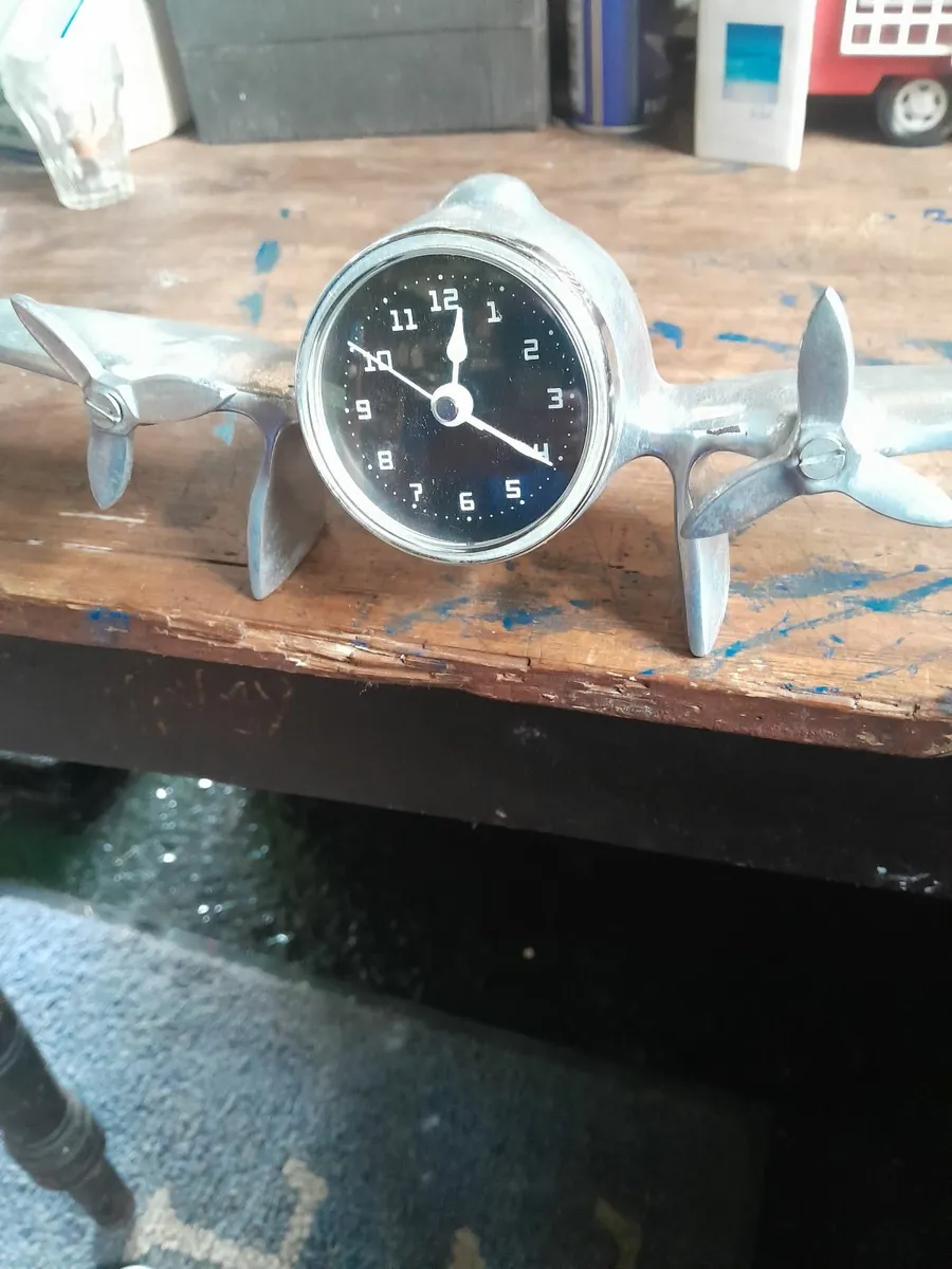 Chrome  airplane  clock - Image 4