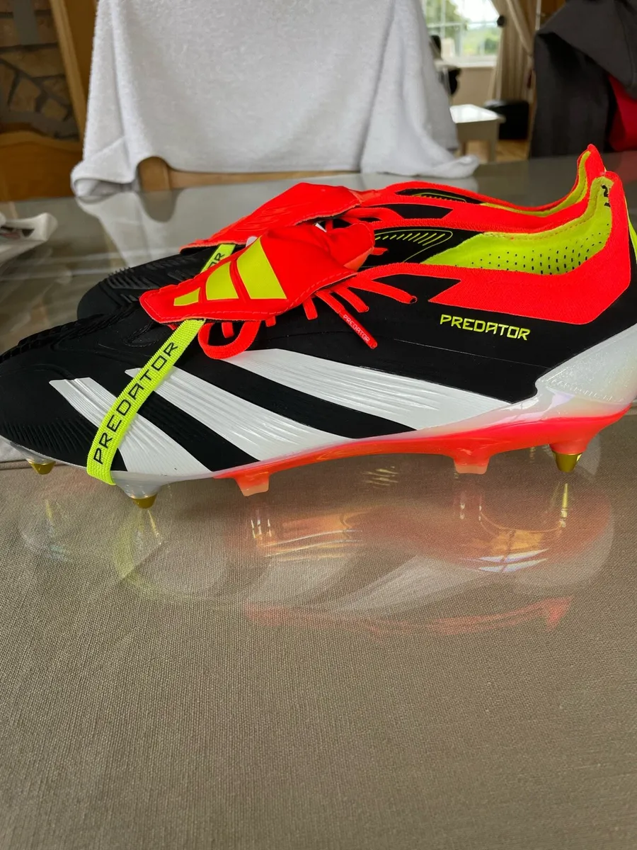Football boots - Image 4