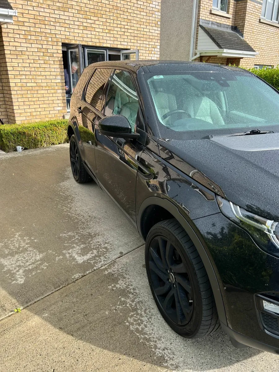 Land Rover Discovery Sport 2017 - Image 3