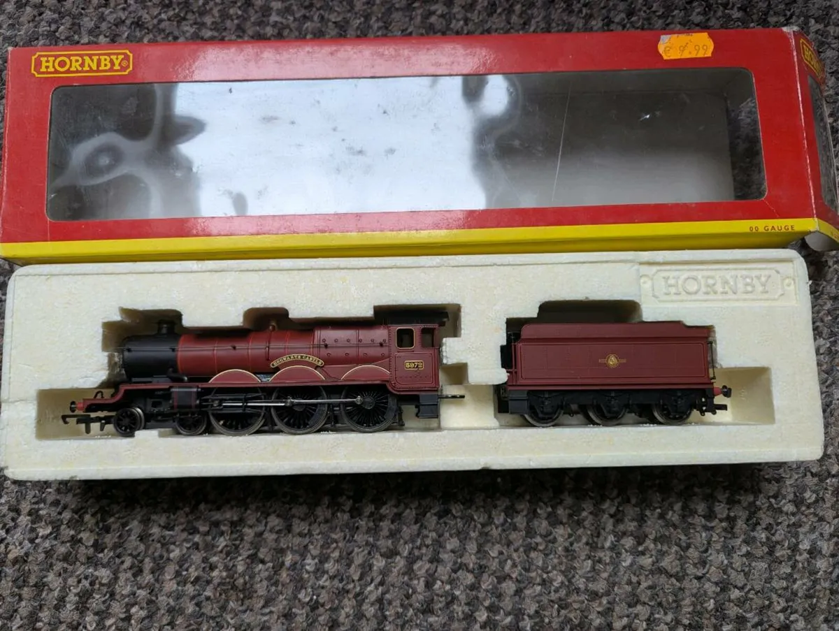 Hornby Hogwarts Castle - Image 1