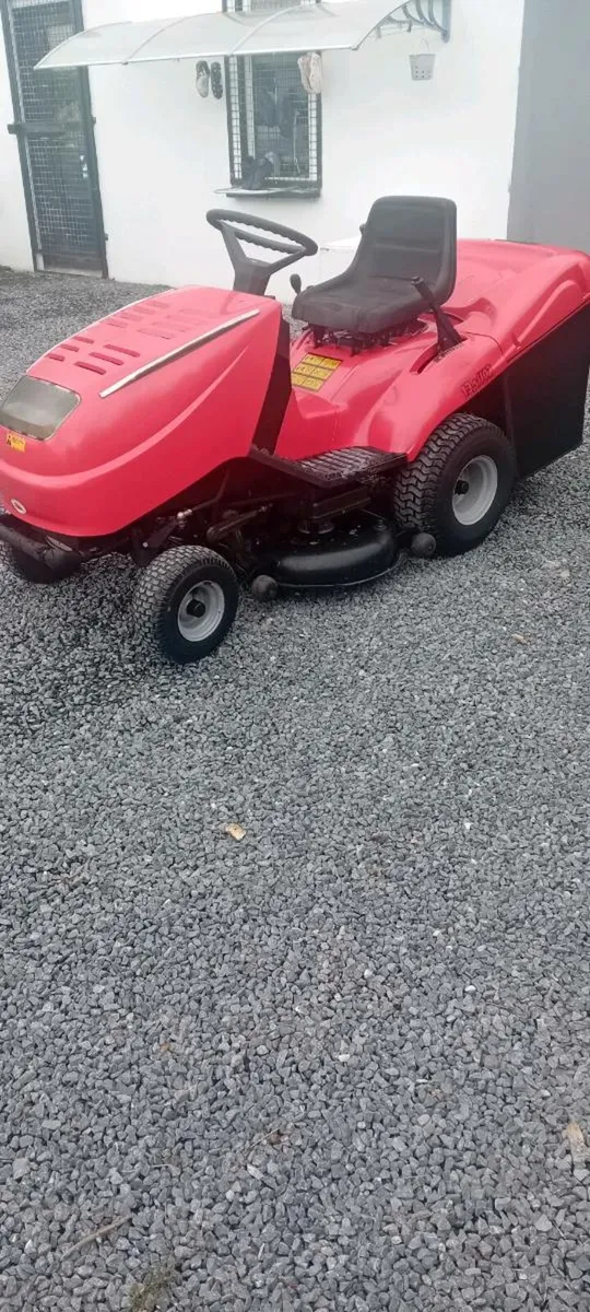 Castlegarden mower - Image 1