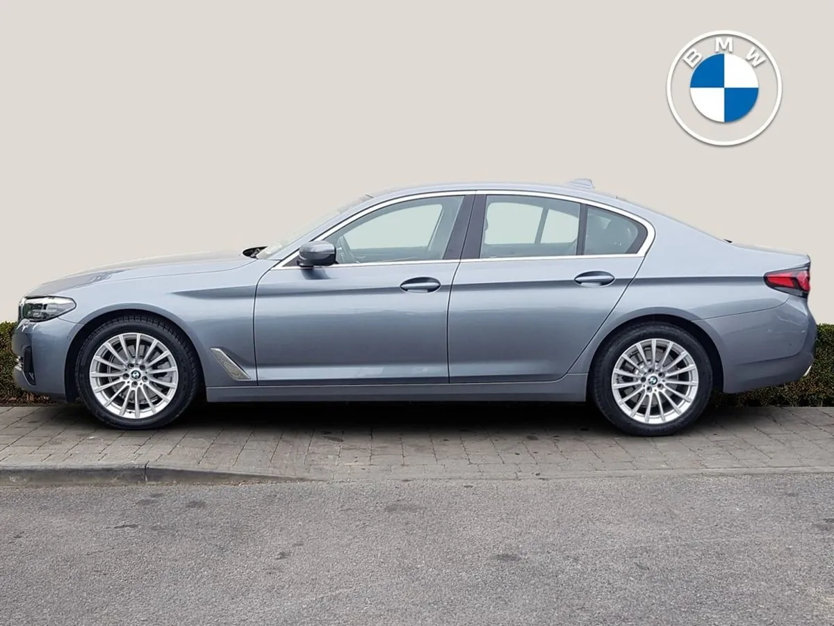BMW 5 Series 520d SE - Image 3