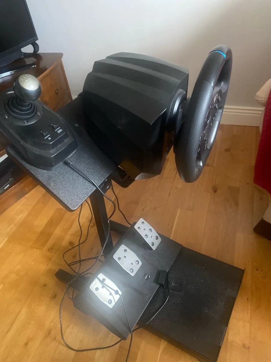Racing wheel, pedal set and stand. - Image 1