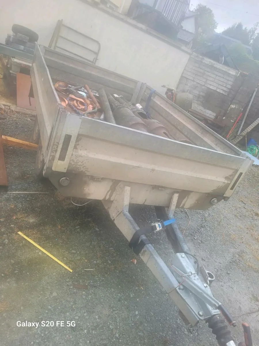 Trailers - Image 1