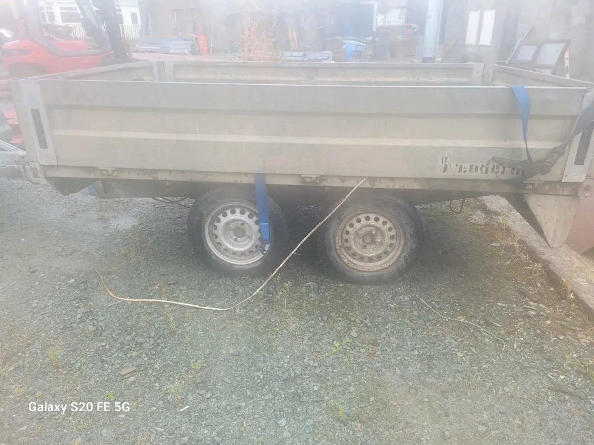 Trailers - Image 2