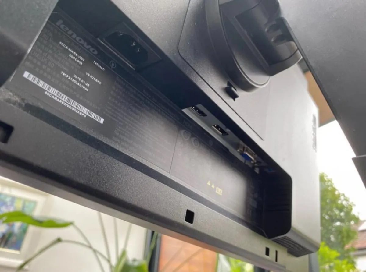 Computer Screens - Image 2