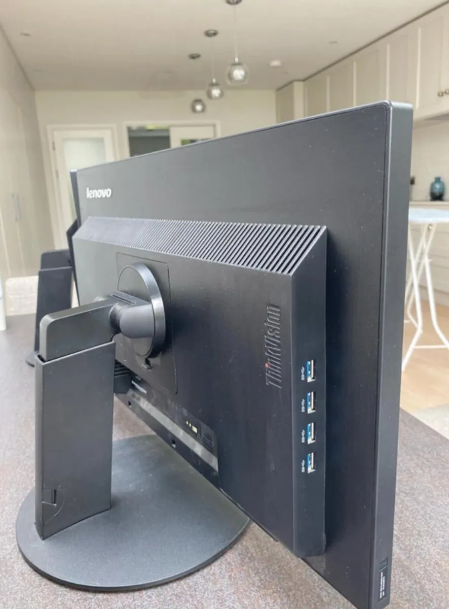 Computer Screens - Image 4