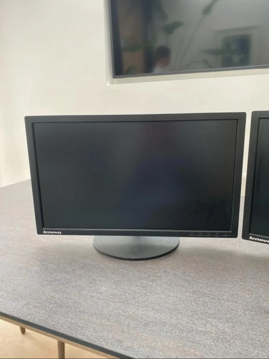 Computer Screen - Image 1