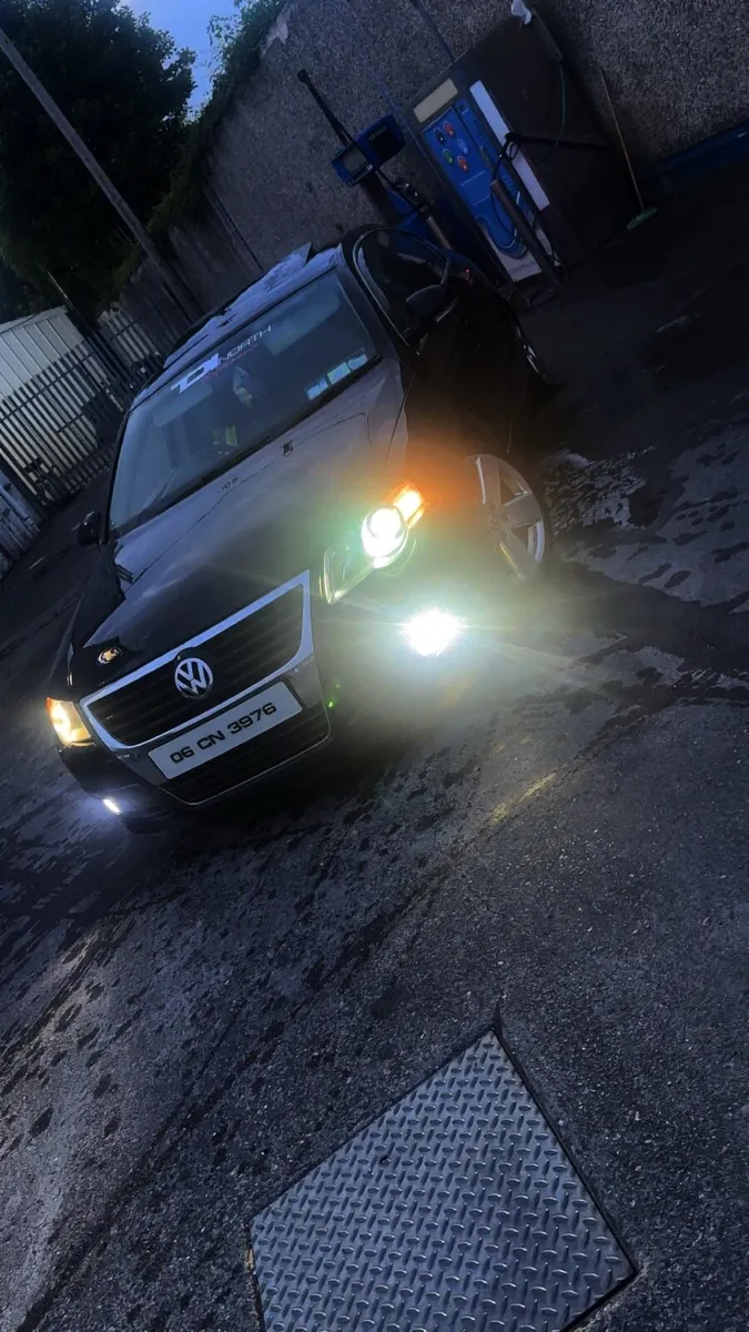 Sunlid B6 Passat - Image 1