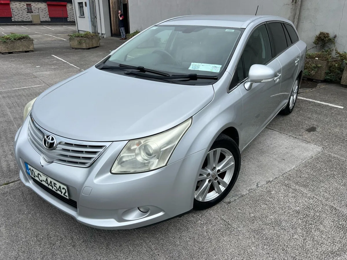 Toyota Avensis 2.0 D4D Full Leather LOW KMS - Image 3