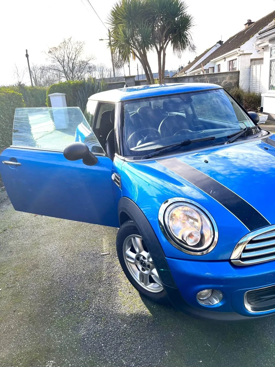 Mini One 2011 - Image 1