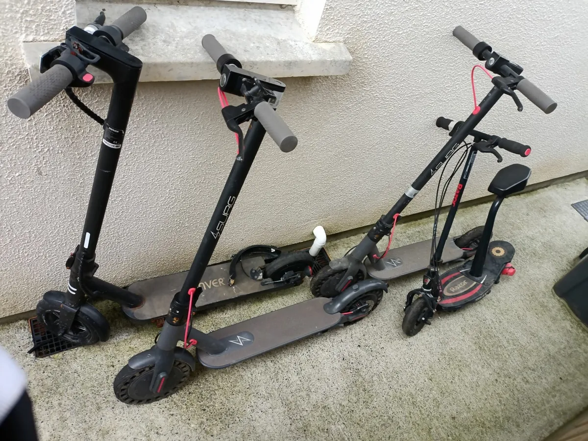 Electric scooter for parts and one driving - Image 1
