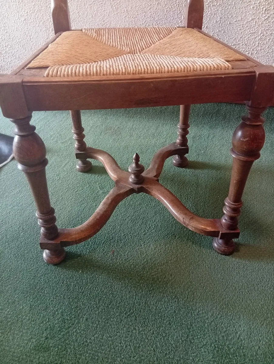 4 William Mary chairs in lovely condition, D16 - Image 2