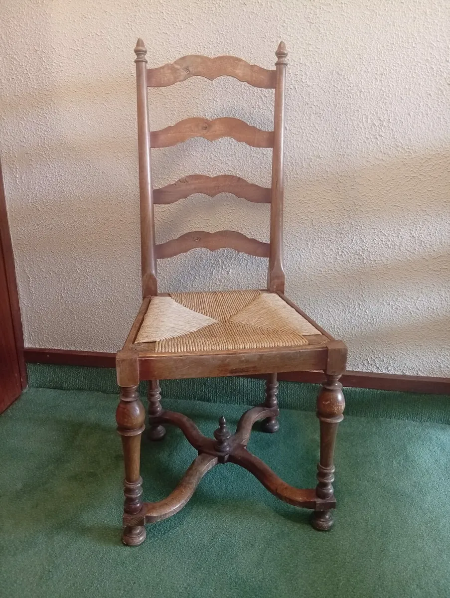 4 William Mary chairs in lovely condition, D16 - Image 1