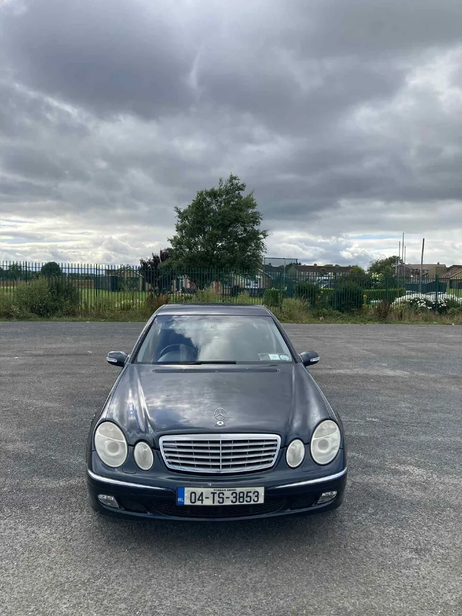 Mercedes-Benz E-Class 2004 - Image 1